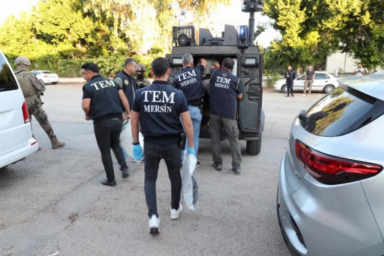Mersin'de terör örgütlerine yönelik operasyonda 4 zanlı yakalandı