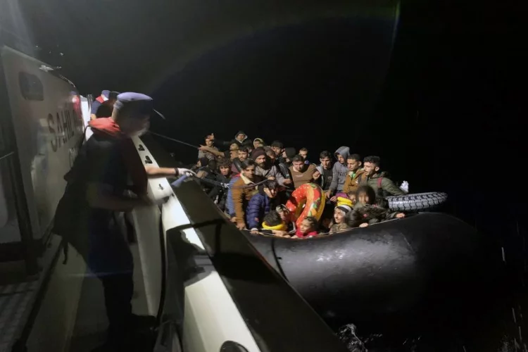 Datça’da bir gecede 110 düzensiz göçmen kurtarıldı, 33 kişi yakalandı