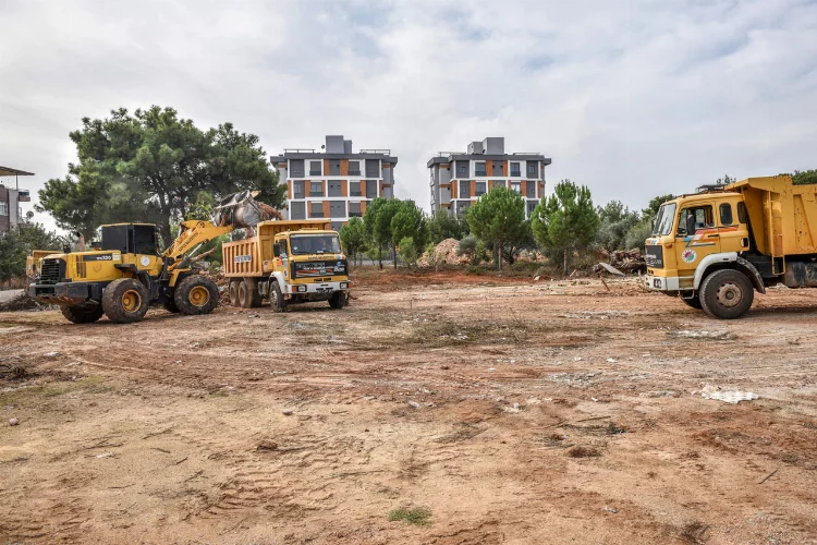 Kepez Belediyesi, Gülveren, Şelale, Aktoprak ve Erenköy mahallelerinde yeni yeşil alan çalışması başlattı