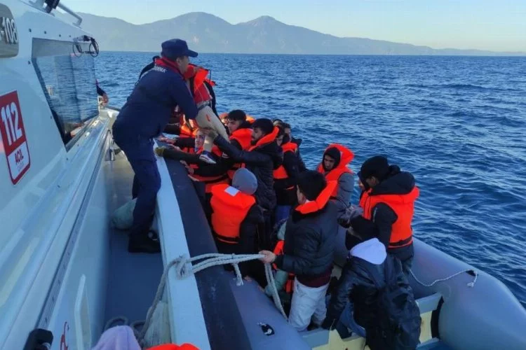 Aydın'da sahil güvenlik koordinasyonunda 171 düzensiz göçmen kurtarıldı