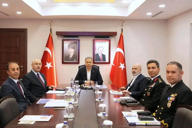 Bakan Yerlikaya, Adana'daki suç örgütü operasyonlarını duyurdu