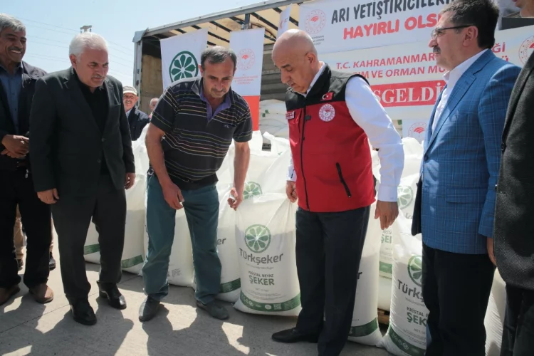 Bakan Kirişci, deprem bölgesinde hayvan dağıtımına başlanacağını duyurdu: