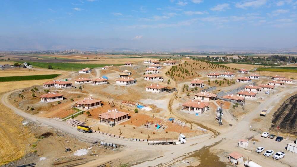 Bakan Özhaseki, Kahramanmaraş'ta 146 bin 918 bağımsız bölümün yapımının devam ettiğini bildirdi