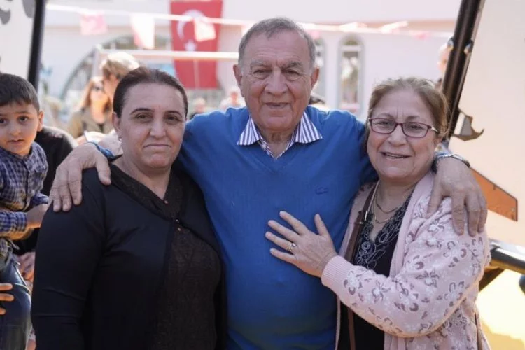  Başkan Akif Kemal Akay, Kurtuluş Parkı'nı yenileyerek mahalle çocuklarına hediye etti