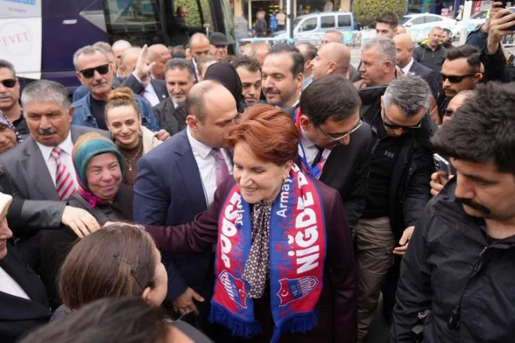  Başkan Akşener, Niğde'de esnaf ziyaretinde bulundu