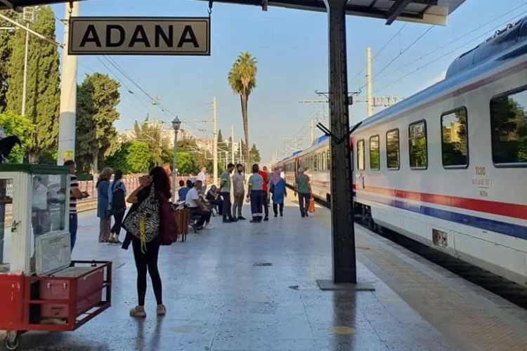 Adana-Mersin tren seferlerinin duracak olmasına, Mersin Büyükşehir’den çözüm