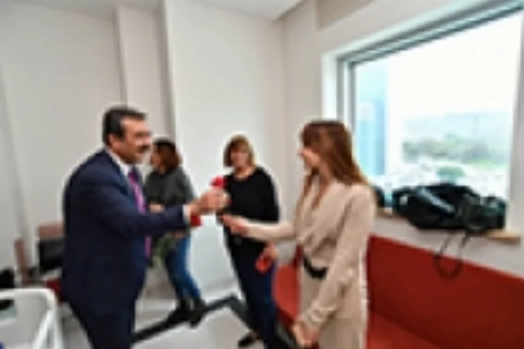 Başkan Çetin  hastalara moral verdi