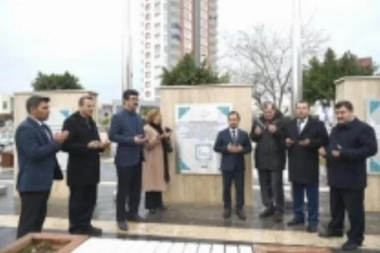 Bayrak Şairi Asya’nın evlatları Başkan Uludağ’ı ziyaret etti