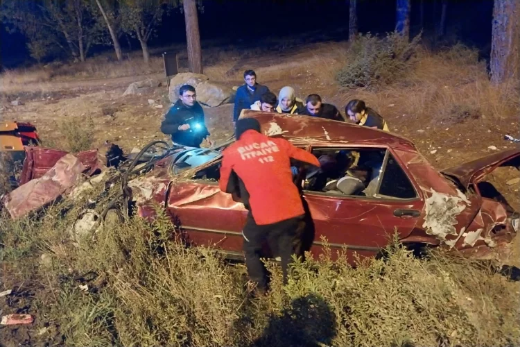 Burdur'da şarampole devrilen otomobildeki 2 kişi yaralandı