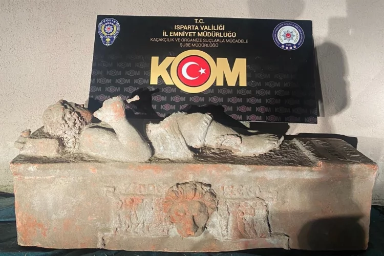 Burdur'da tarihi eser operasyonunda lahit ele geçirildi