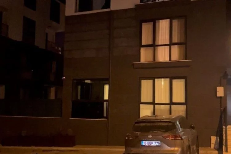 Bursa'da genç adam, Çanakkale'deki depremden korkup evinden atladı