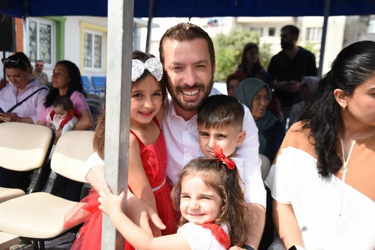 Ceyhan Belediye Başkanı Aydar, 23 Nisan'ı çocuklarla beraber geçirdi