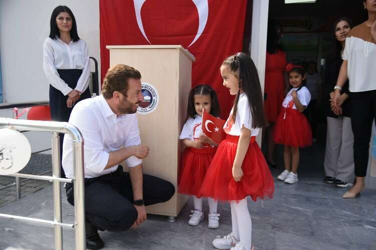 Ceyhan Belediye Başkanı Aydar, 23 Nisan'ı çocuklarla beraber geçirdi 2