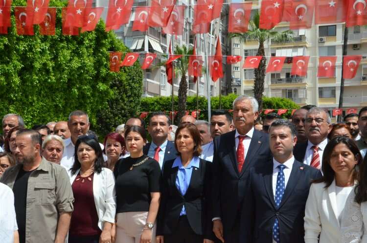 CHP Adana İl Başkanlığı'ndan 23 Nisan kutlaması 2