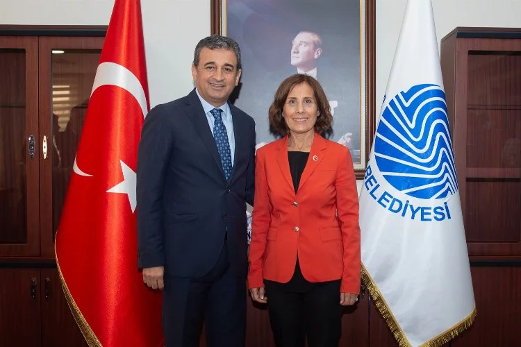 CHP Genel Başkan Yardımcısı Burhanettin Bulut, Seyhan Belediye Başkanı Oya Tekin’i ziyaret etti