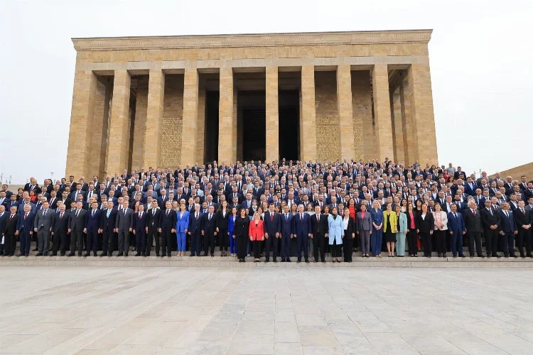 CHP'li belediye başkanları Ata'nın huzurunda