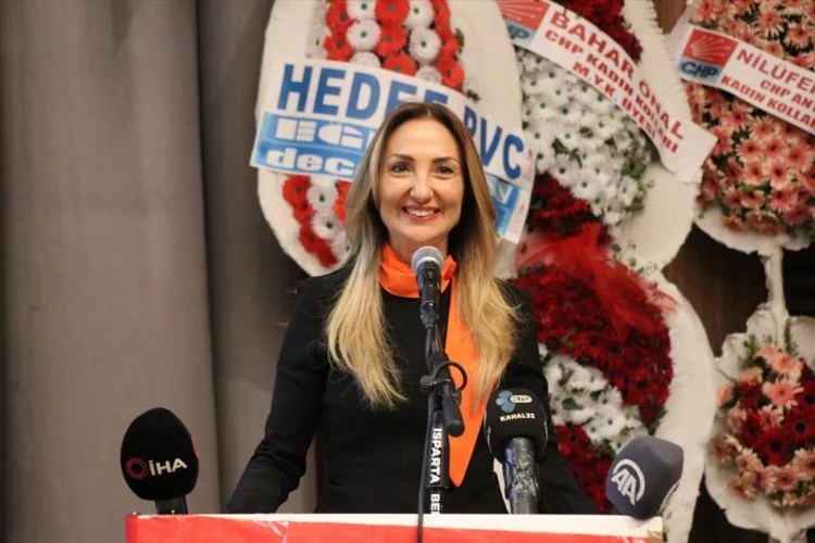 CHP Kadın Kolları Genel Başkanı Nazlıaka Isparta'da partililerle buluştu