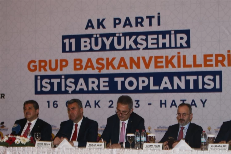 CHP'li 11 büyükşehir belediyesinin AK Parti grup başkan vekillerinden ortak açıklama: