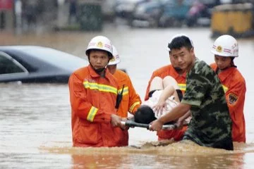 Çin'de en az 6 yaralı, 11 kişi kayıp, 82 bin 500 kişi tahliye edildi