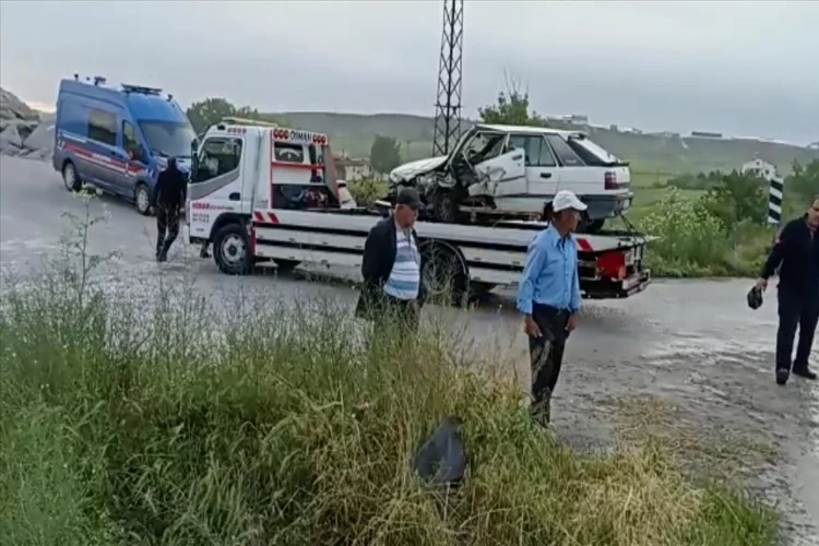 ÇORUM - Zincirleme trafik kazasında 5 kişi yaralandı