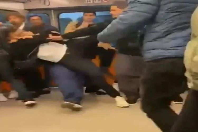 Metro içinde bir vatandaşın giyimi nedeniyle kavga çıkaran şahıs yakalandı