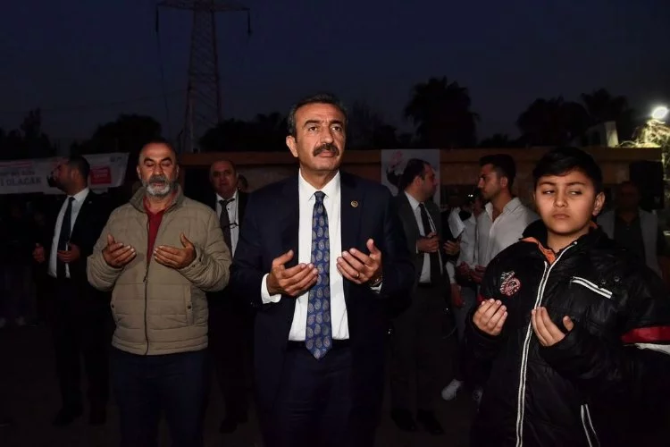 Çukurova Belediye Başkanı Soner Çetin'den iftar programında mahalle sakinlerine müjde