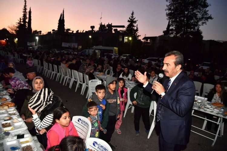 Çukurova Belediye Başkanı Soner Çetin'den iftar programında mahalle sakinlerine müjde 2