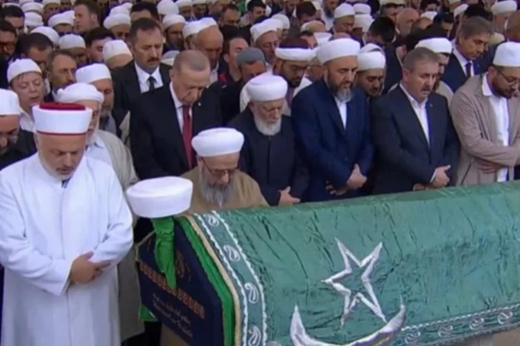 Cumhurbaşkanı Erdoğan İsmailağa Cemaati'nin lideri Hasan Kılıç'ın cenaze törenine katıldı