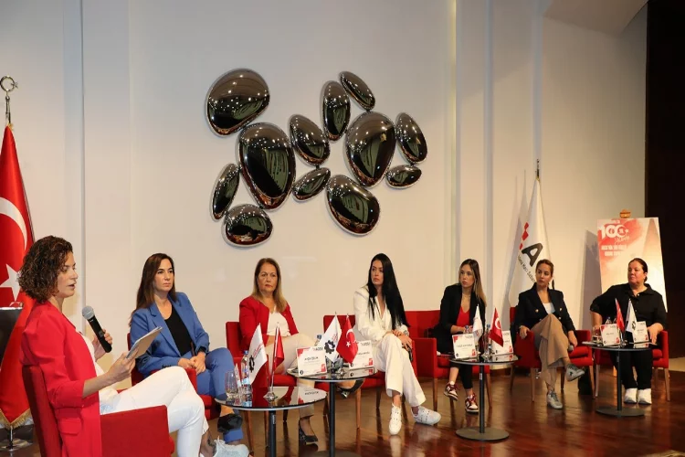 “Cumhuriyetin 100. Yılında 100 Güçlü Kadın” paneli yapıldı