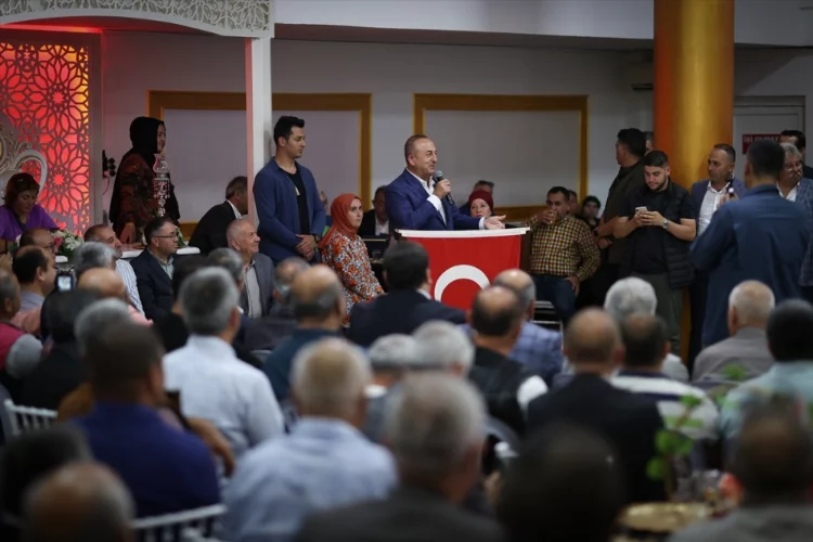 Dışişleri Bakanı Çavuşoğlu, Antalya'da "Esnaf Buluşması" programına katıldı: