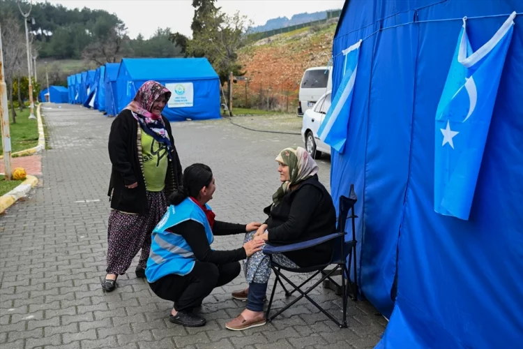 Doğu Türkistan ve Irak Türkmenleri Kahramanmaraş'ta depremzedeler için çadır kent kurdu