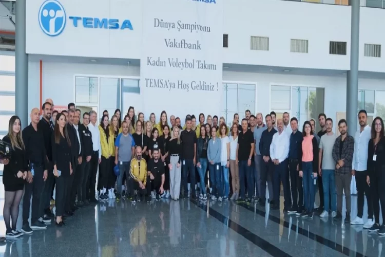 Dünya Şampiyonu VakıfBank'tan TEMSA'ya ziyaret