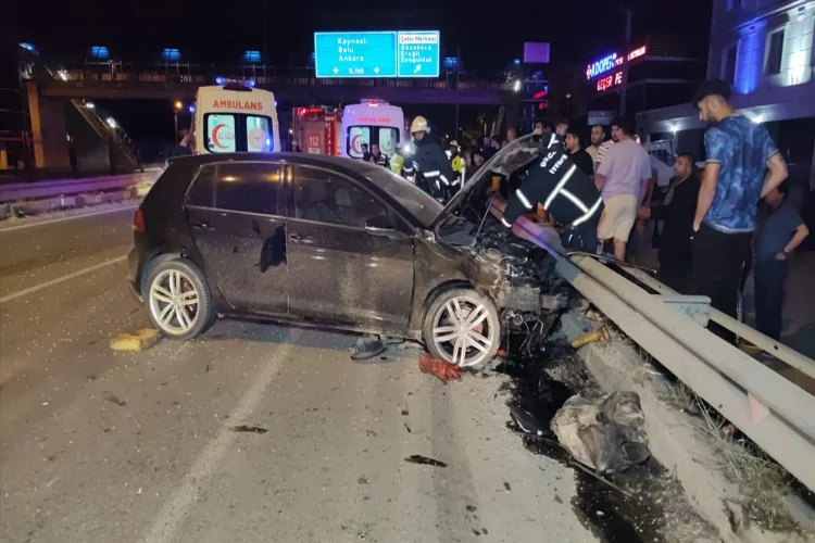 DÜZCE - İki otomobilin çarpıştığı kazada 5 kişi yaralandı