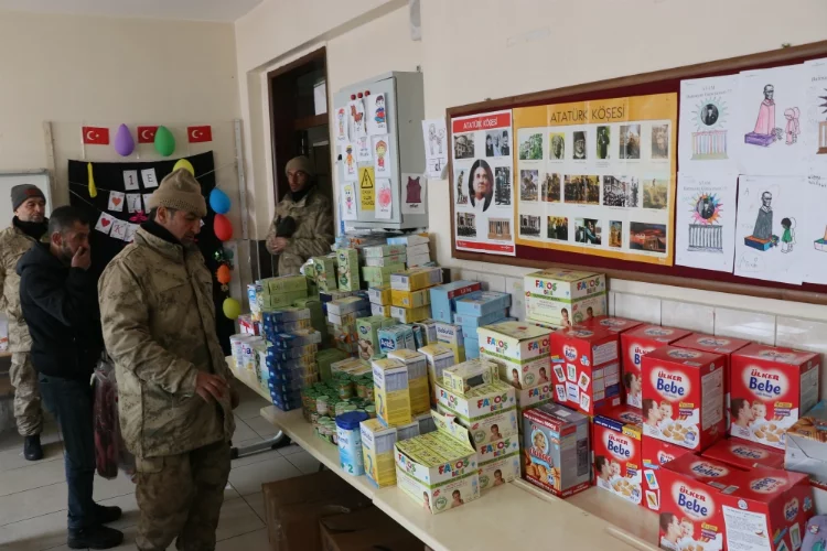 Elbistan'da kurulan sosyal marketler depremzedelerin ihtiyaçlarını karşılıyor