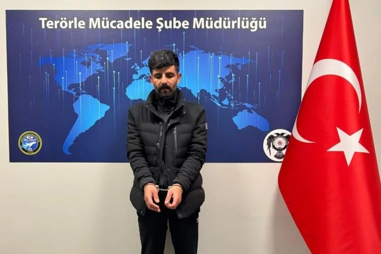 Emniyet Genel Müdürlüğü:  Fransa'da yaşayan PKK terör örgütü üyesi Türkiye'ye getirildi