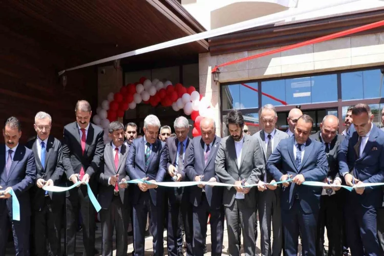 Erzincan’da tarihi müze ve 24 saat açık olacak kütüphanenin açılışı yapıldı