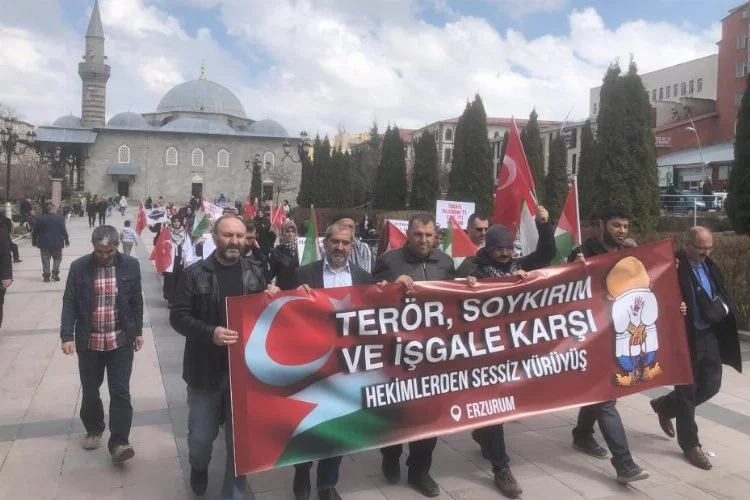 Erzurum'da Gazze'ye yönelik saldırılarını protesto etmek için sessiz yürüyüşlere devam ediyor