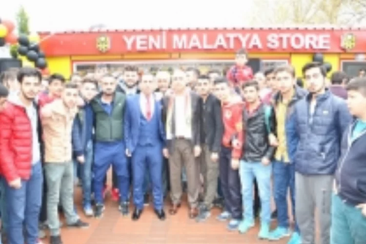 Evkur Yeni Malatyaspor’un lisanslı ürün satış mağazası açıldı