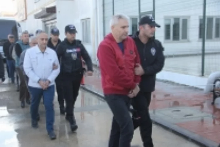 FETÖ'den ihraç edilen 29 eski polis adliyeye sevk edildi
