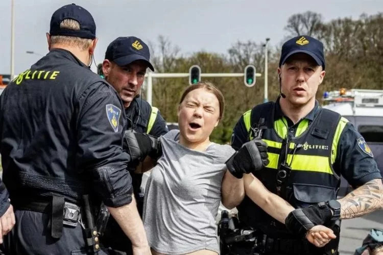 Fosil yakıt sübvansiyonları protestosu'nda iklim aktivisti Greta Thunberg tutuklandı
