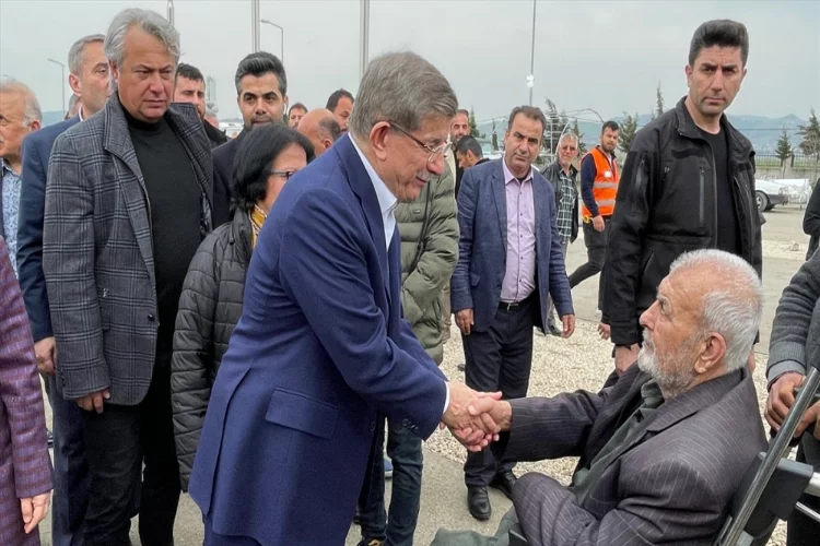 Gelecek Partisi Genel Başkanı Davutoğlu, Hatay’da ziyaretlerde bulundu
