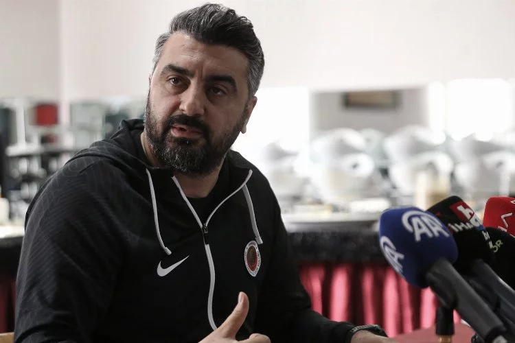 Gençlerbirliği Teknik Direktörü Sinan Kaloğlu: Saha zemini yüzünden ben oyuncumu kaybettim
