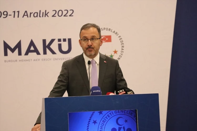 Gençlik ve Spor Bakanı Kasapoğlu, Burdur'daki çalıştayda konuştu: