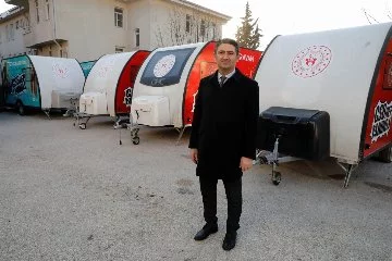  Gönüllüler depremin birinci yılında Ebrar Sitesi önünde karavanlarda nöbet tutacak