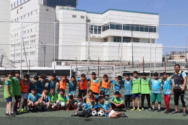 Haliliye Belediyesi futbol okulu genç yeteneklerin hayallerini destekliyor