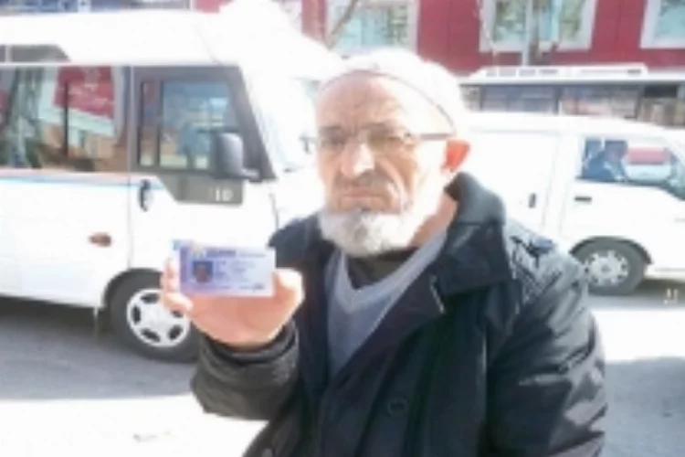 Halk otobüslerinde paso krizi: Yaşlı adamı otobüse bindirmediler