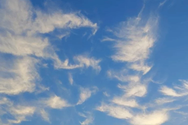 Hatay’da ’Cirrocumulus’ bulutları görsel şölen oluşturdu