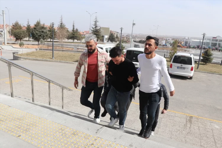 Hatay'da enkazdan hırsızlık yapan zanlı Karaman'da tutuklandı