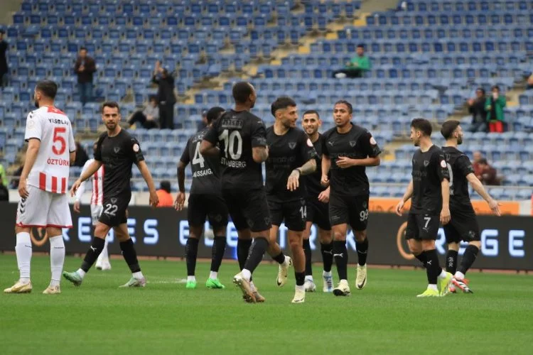 Hatayspor, Samsunspor maçında ilk yarıyı 1-0 önde tamamladı