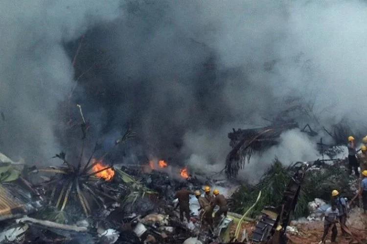 Hindistan'a ait bir yolcu uçağının, Afganistan'ın kuzeyinde düştüğü bildirildi